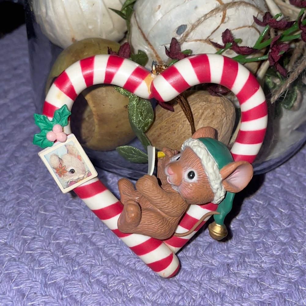 Vintage 1992 Traditions Mouse in Candy-cane Heart Ornament!